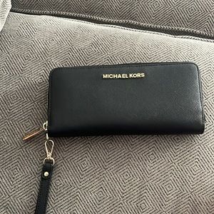 Michael Kors Womens Wallet/Wristlet